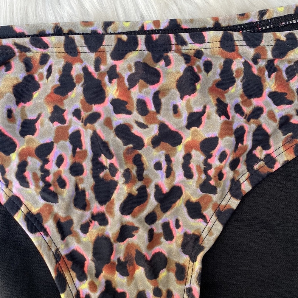 🤎🤎2PIECE ANIMAL PRINT SWIMSUIT🤎🤎 - Picture 2 of 2